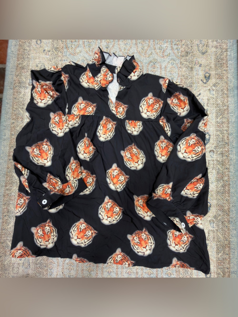 Black Tiger Print Women’s Blouse Size XL